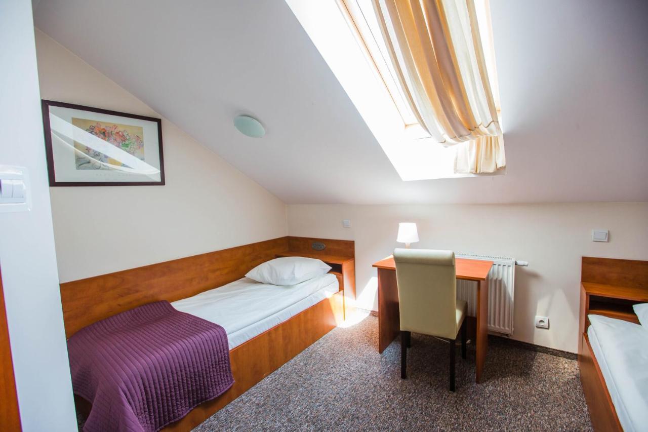 Orion Hotel Parczew Exterior photo